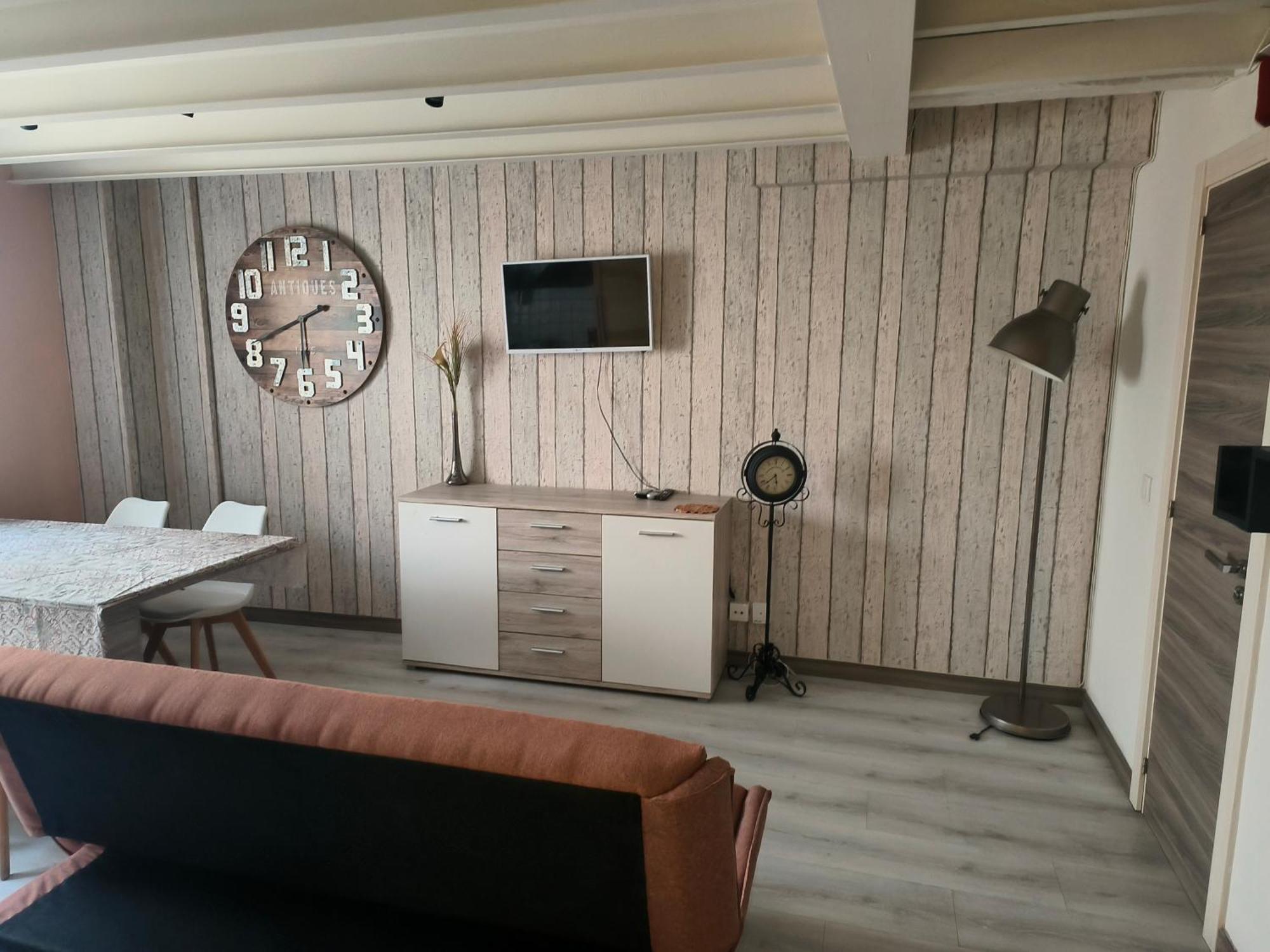 Apartment White House *